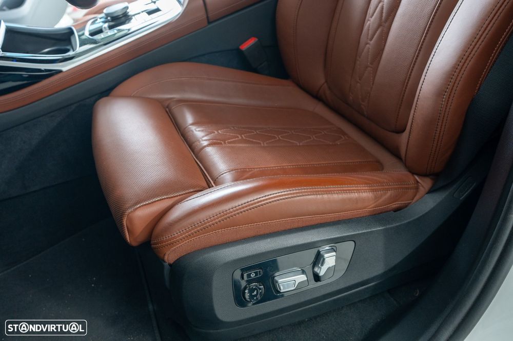 BMW X7 40 d xDrive Pack M Desportivo - 7