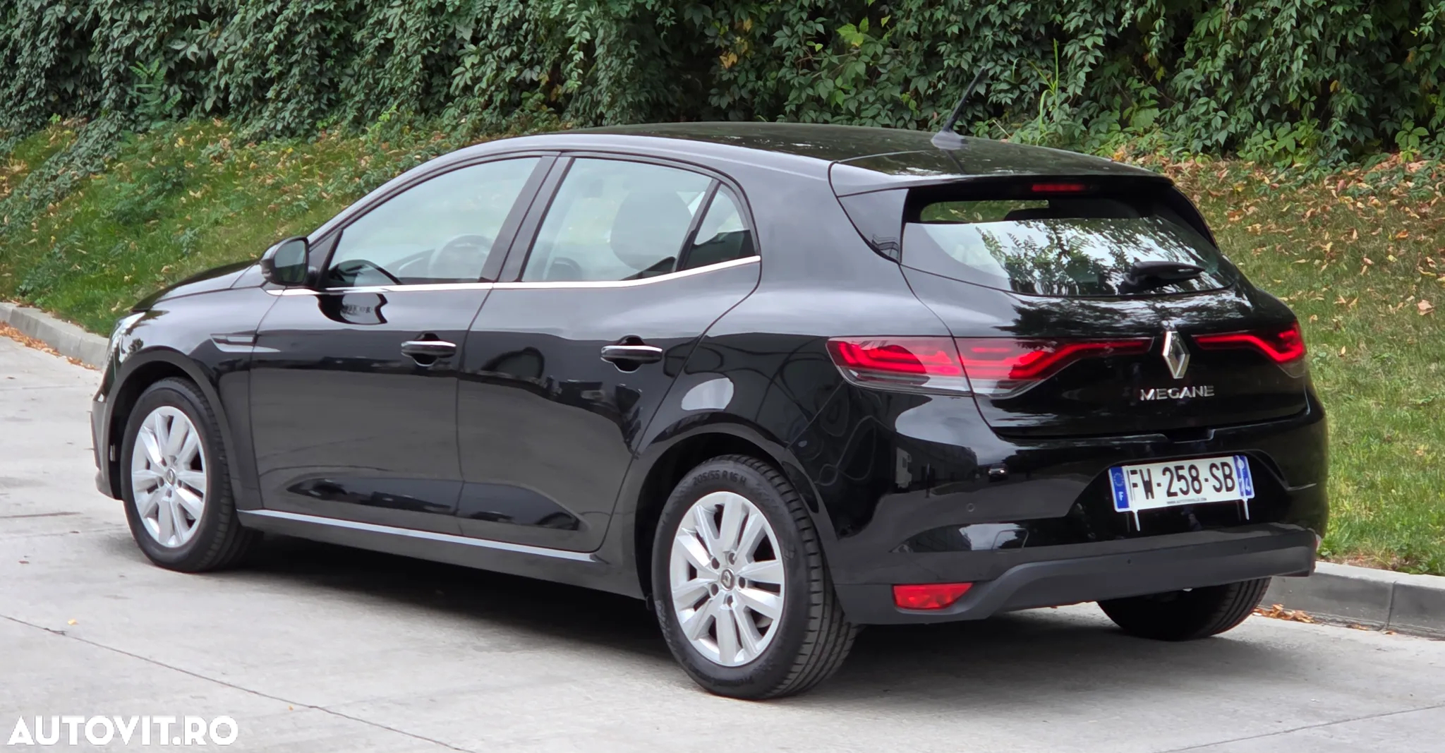 Renault Megane Grandtour BLUE dCi 115 BUSINESS EDITION - 6