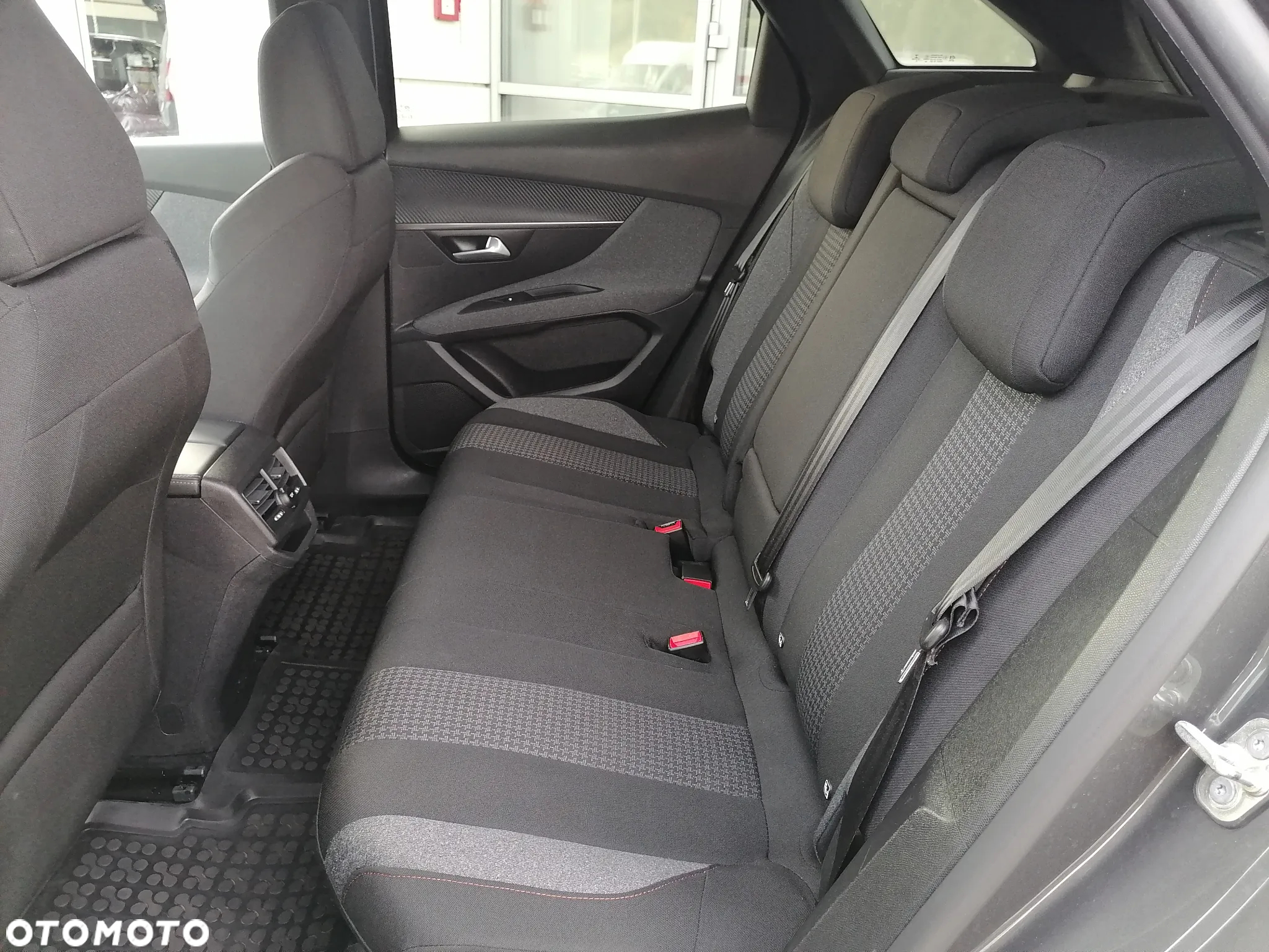 Peugeot 3008 1.2 PureTech Active Pack S&S - 17