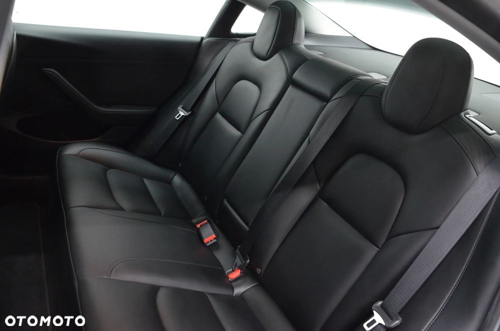 Tesla Model 3 Langstreckenbatterie Allradantrieb Dual Motor - 12