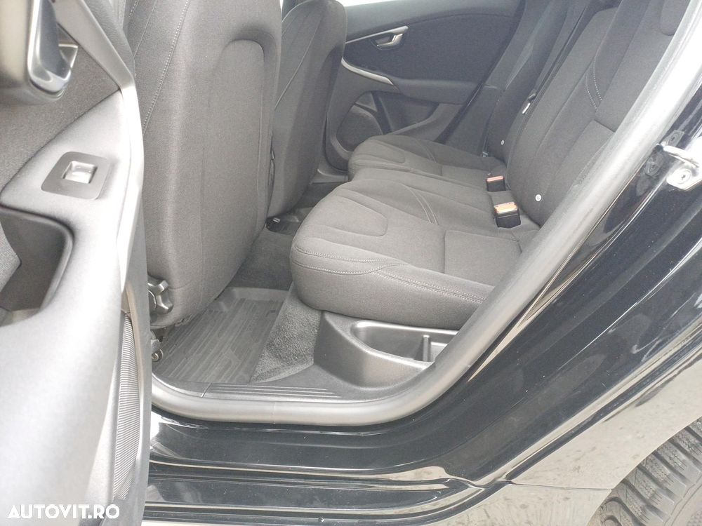 Volvo V40 D3 Aut. Momentum - 15