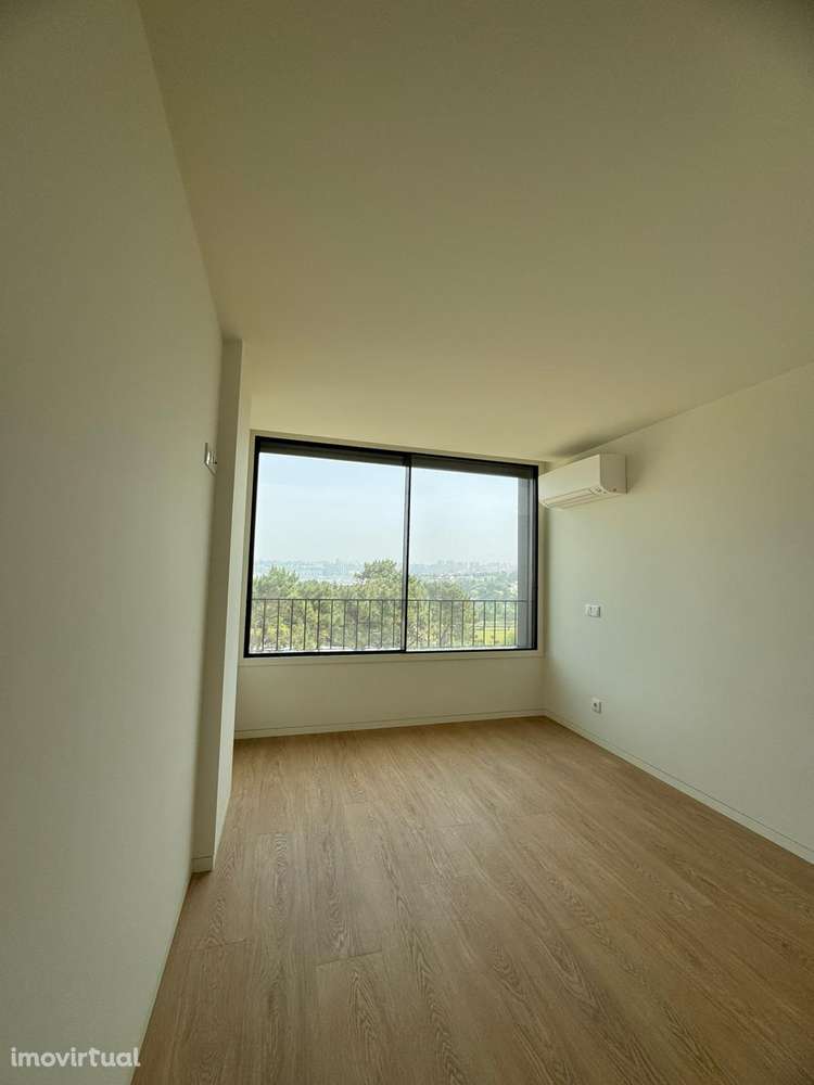 T2 de Luxo c/ 2 suites e 2 lugares garagem - Grande imagem: 3/24