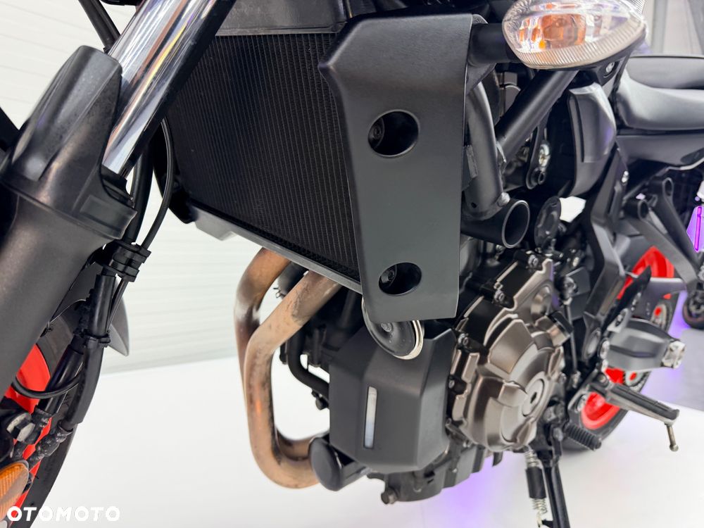 Yamaha MT - 17