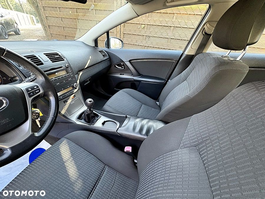 Toyota Avensis 2.0 D-4D - 17