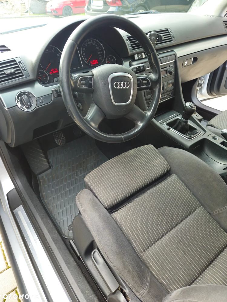 Audi A4 Limousine - 12