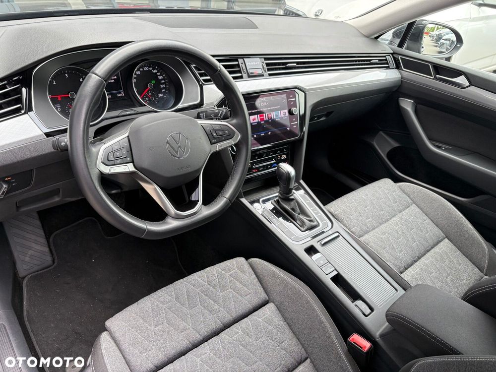 Volkswagen Passat - 12