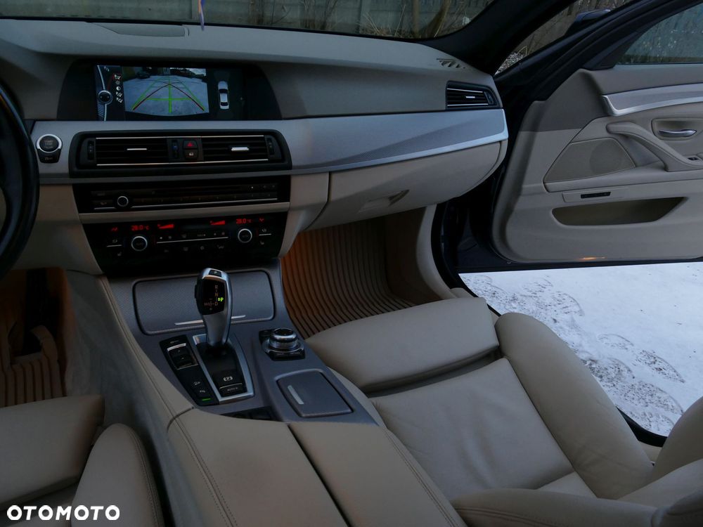 BMW Seria 5 535d xDrive Sport-Aut Luxury Line - 23