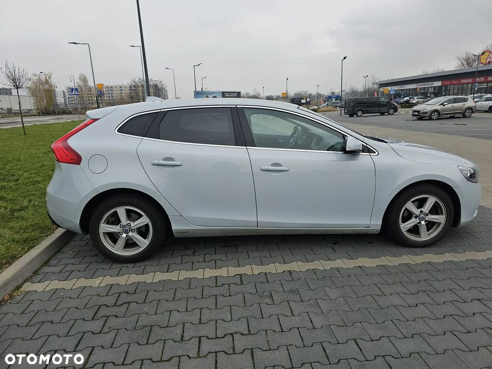 Volvo V40 D2 - 4