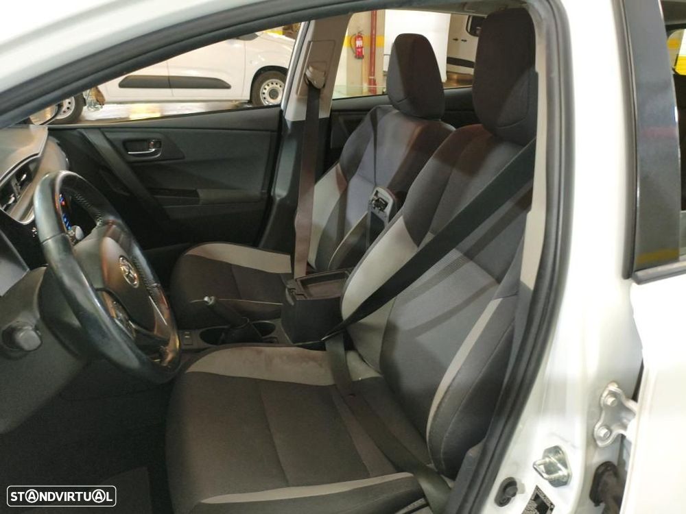 Toyota Auris 1.4 D-4D ACtive+AC - 4