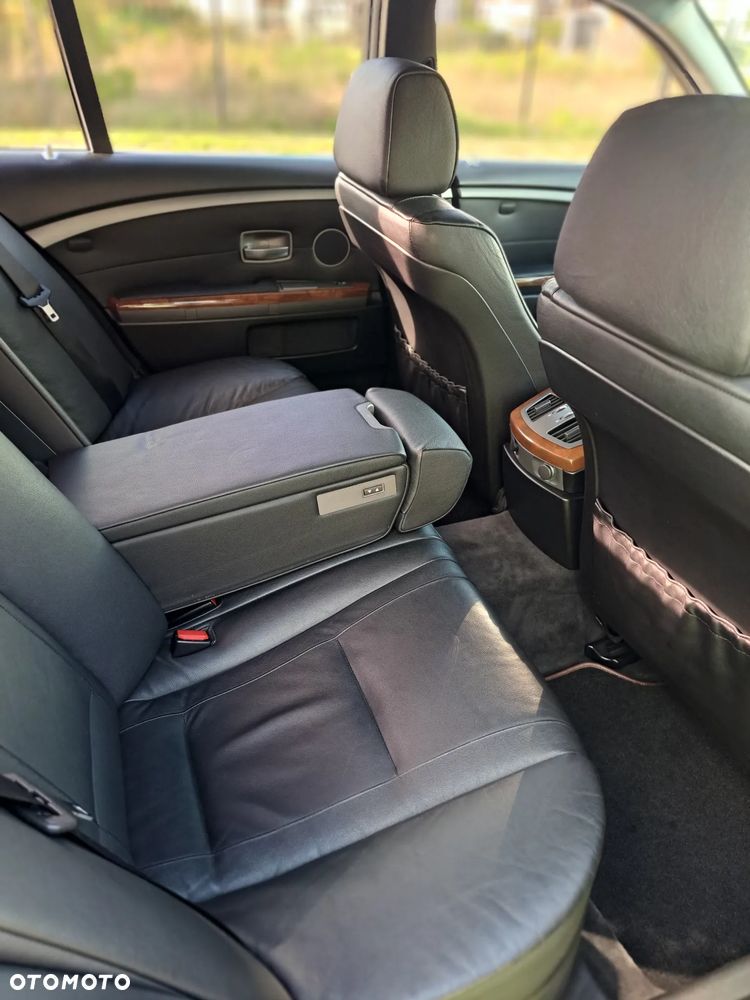 BMW Seria 7 - 16