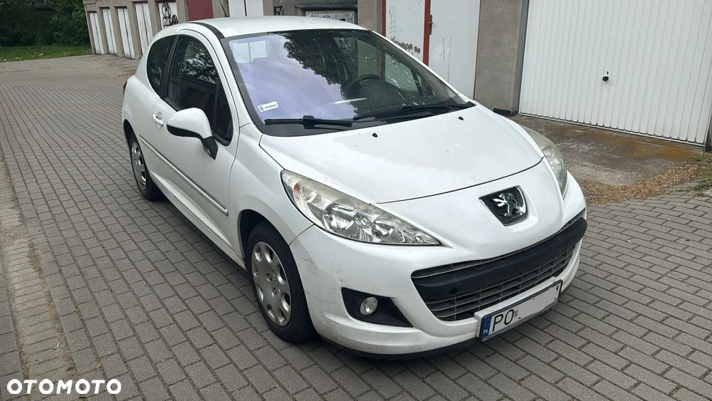 Peugeot 207 - 1