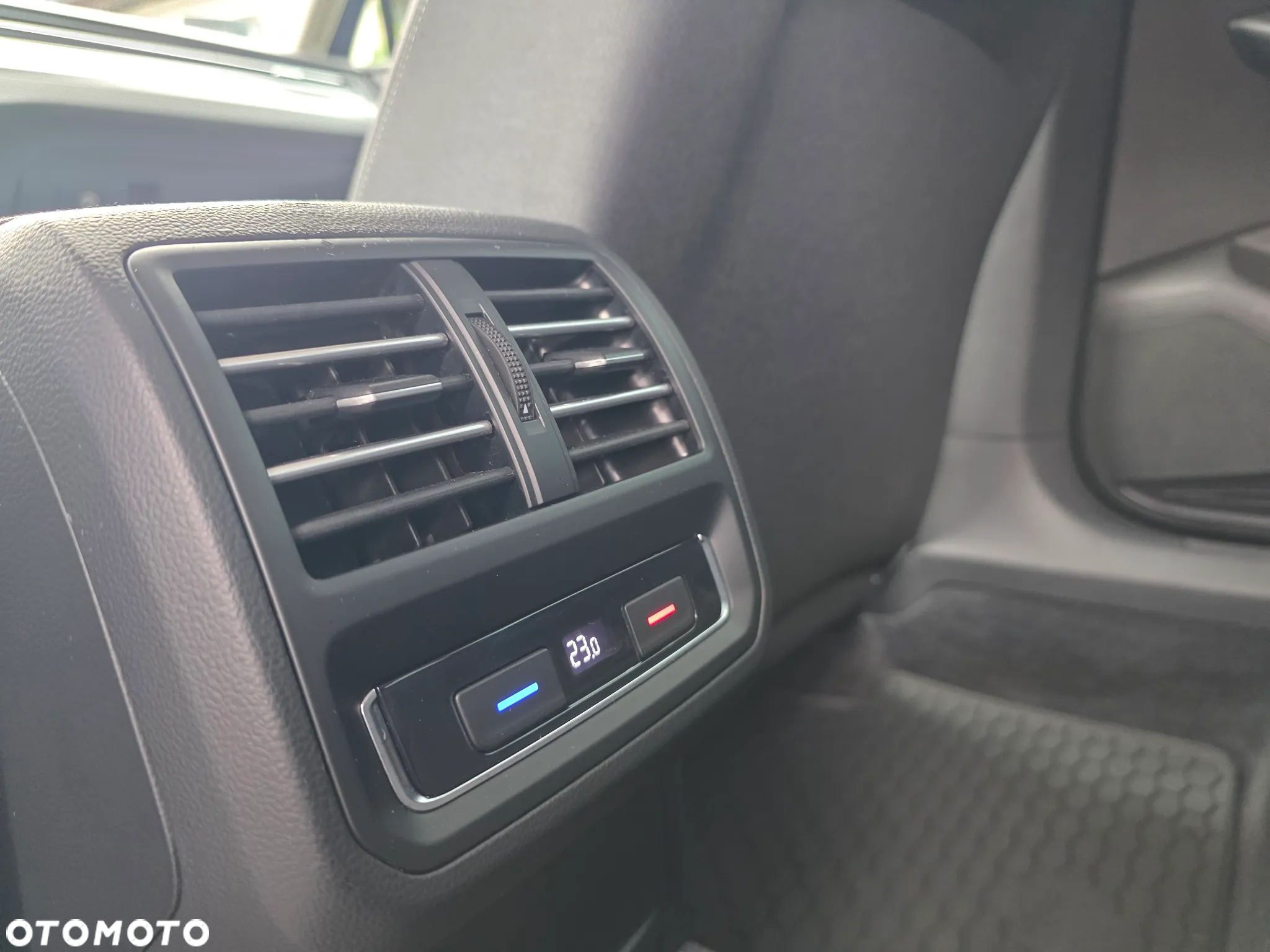 Volkswagen Passat 2.0 TDI BMT Trendline - 15