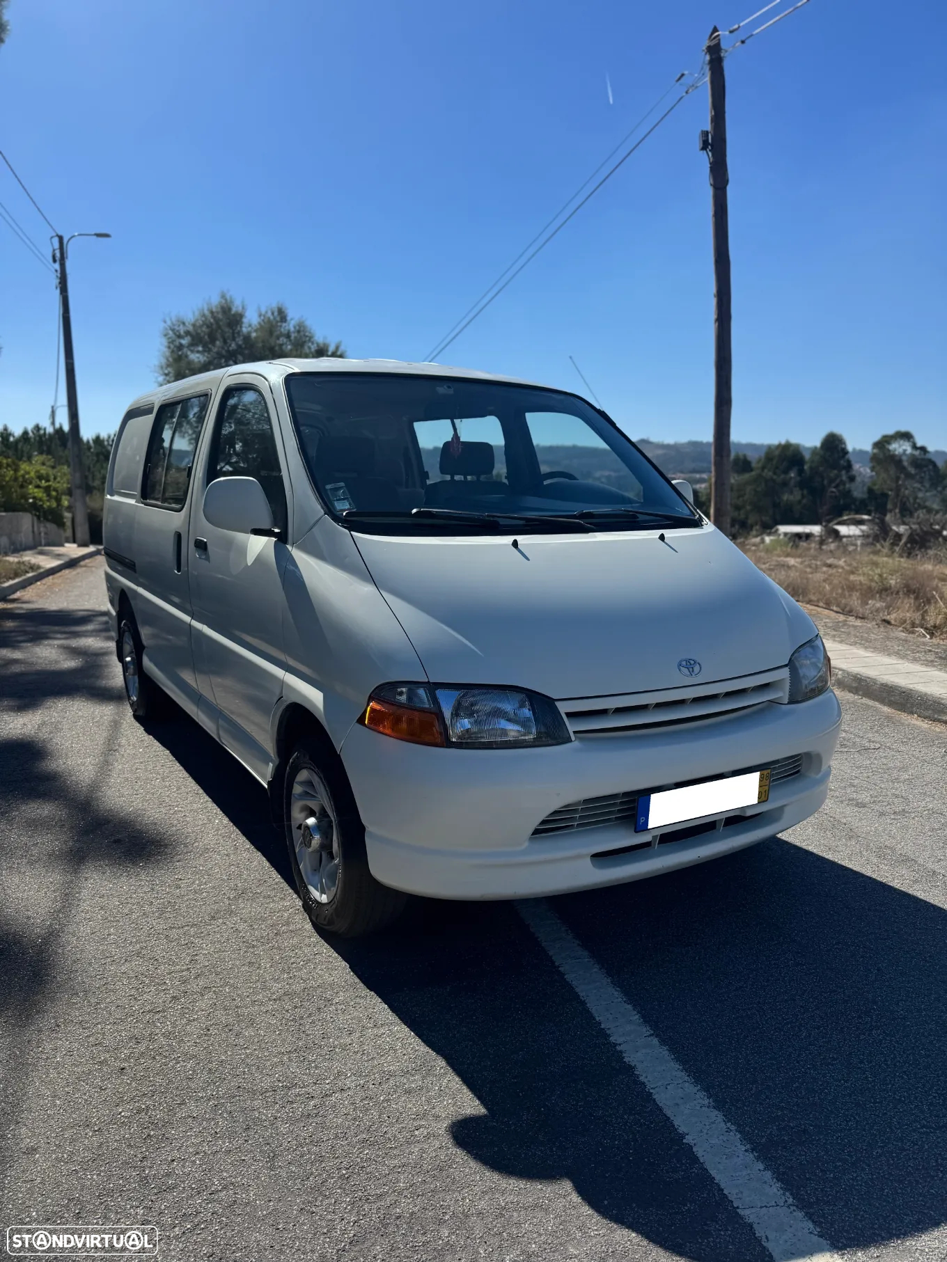 Toyota HiAce 2.4 D LXH12LB - 4
