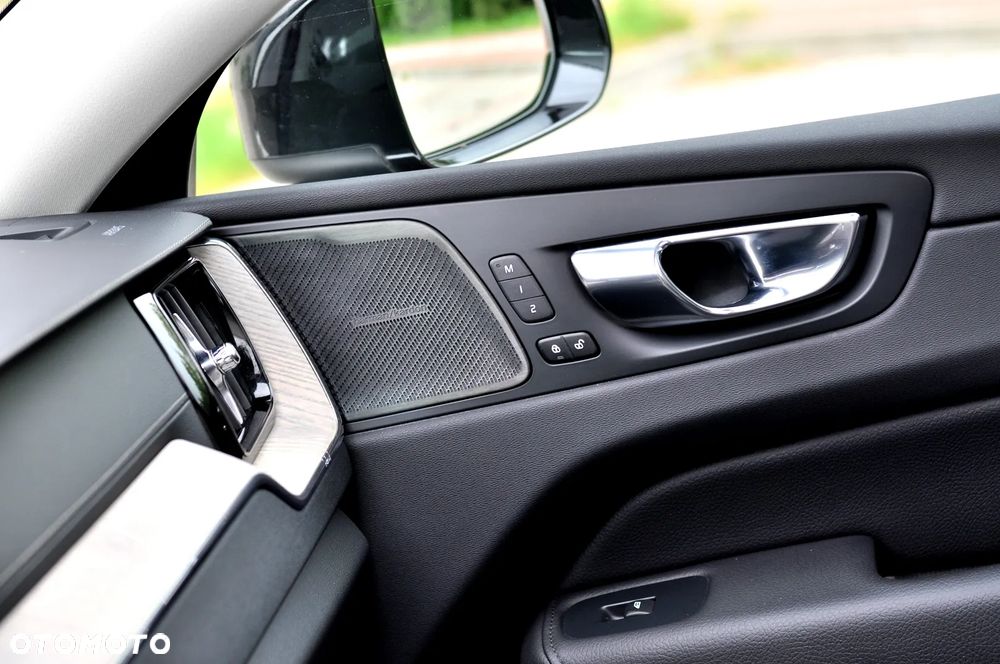 Volvo XC 60 B5 D AWD Geartronic Inscription - 20
