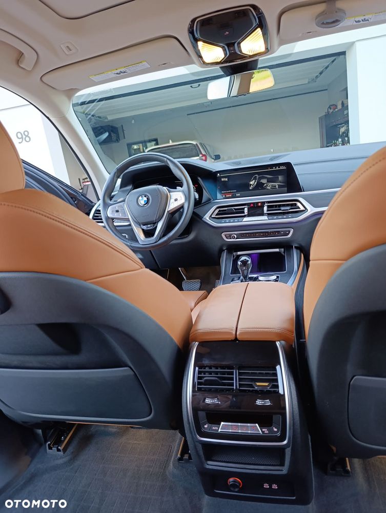 BMW X7 xDrive40i - 33
