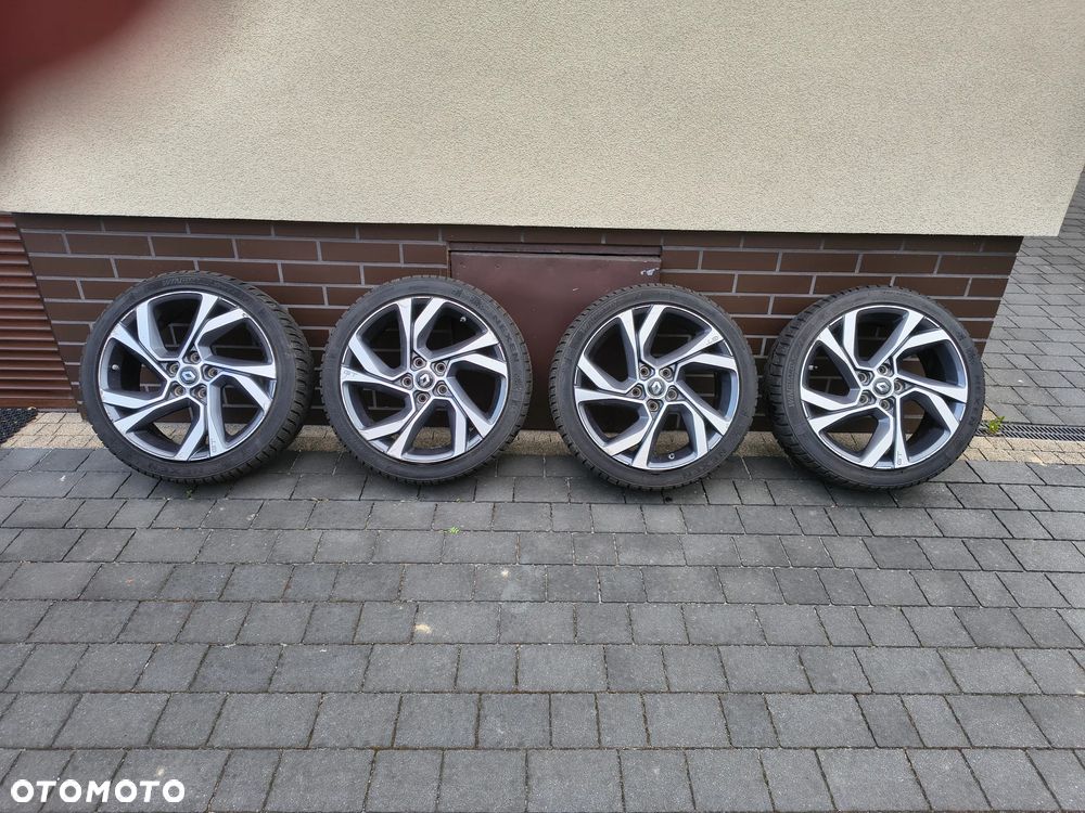 Renault Megane ENERGY TCe 205 EDC GT - 36