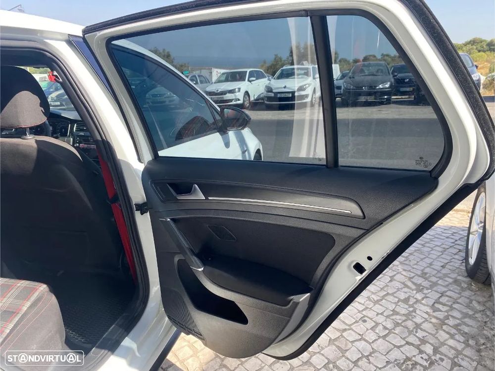 VW Golf GTI (BlueMotion ) DSG Performance - 13