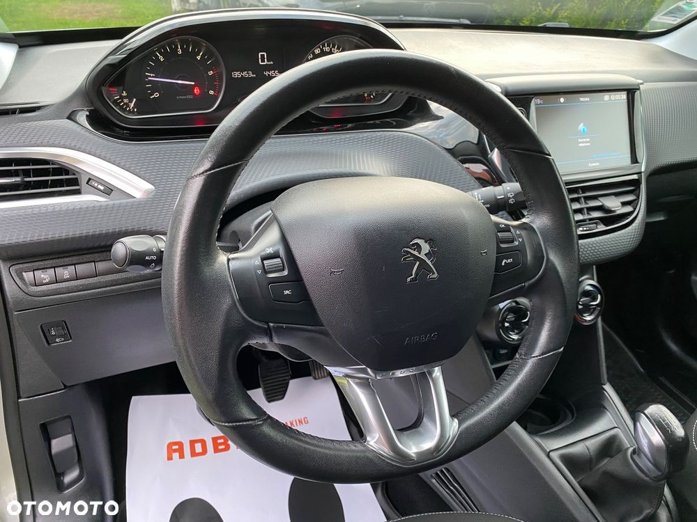Peugeot 208 - 6