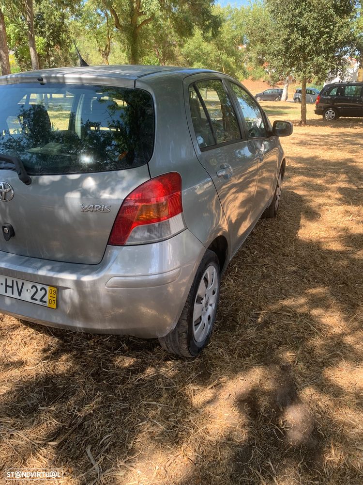 Toyota Yaris 1.0 VVT-i AC Manual - 10