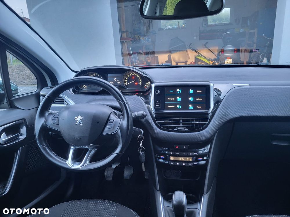 Peugeot 208 - 11