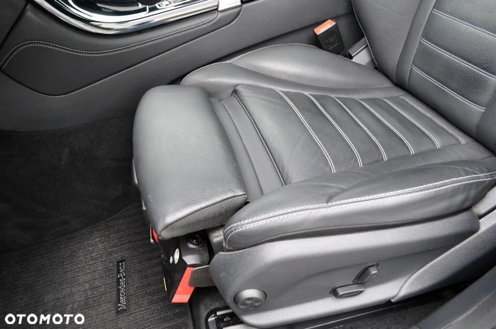 Mercedes-Benz GLC 350 e 4Matic 7G-TRONIC AMG Line - 16