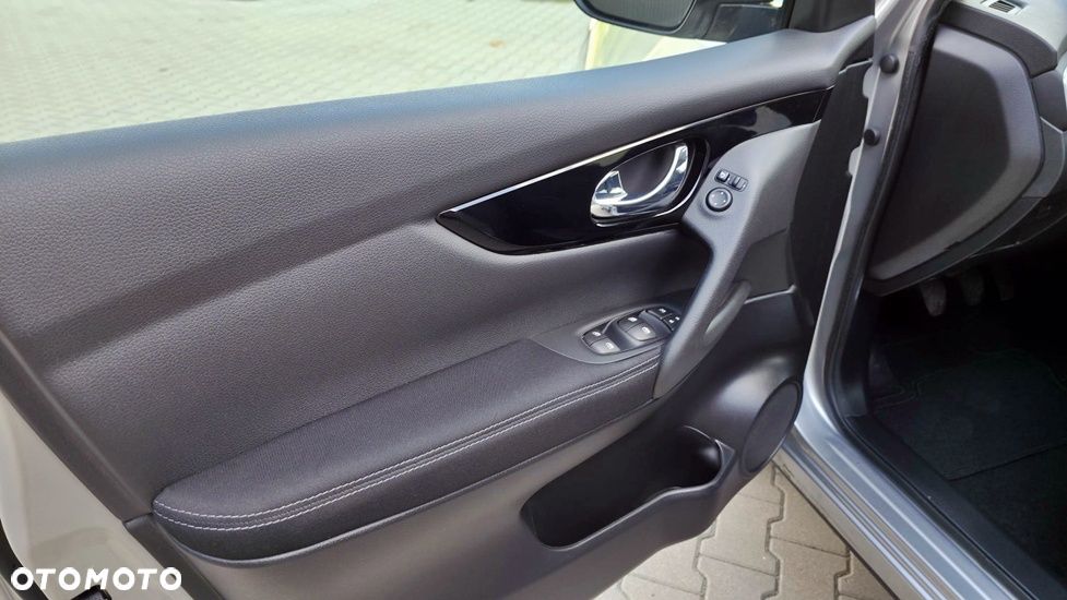 Nissan Qashqai 1.2 DIG-T N-Vision - 21