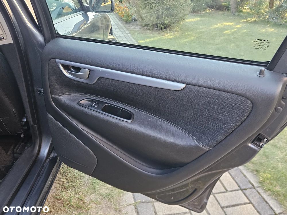 Volvo V70 2.4 Optima - 28