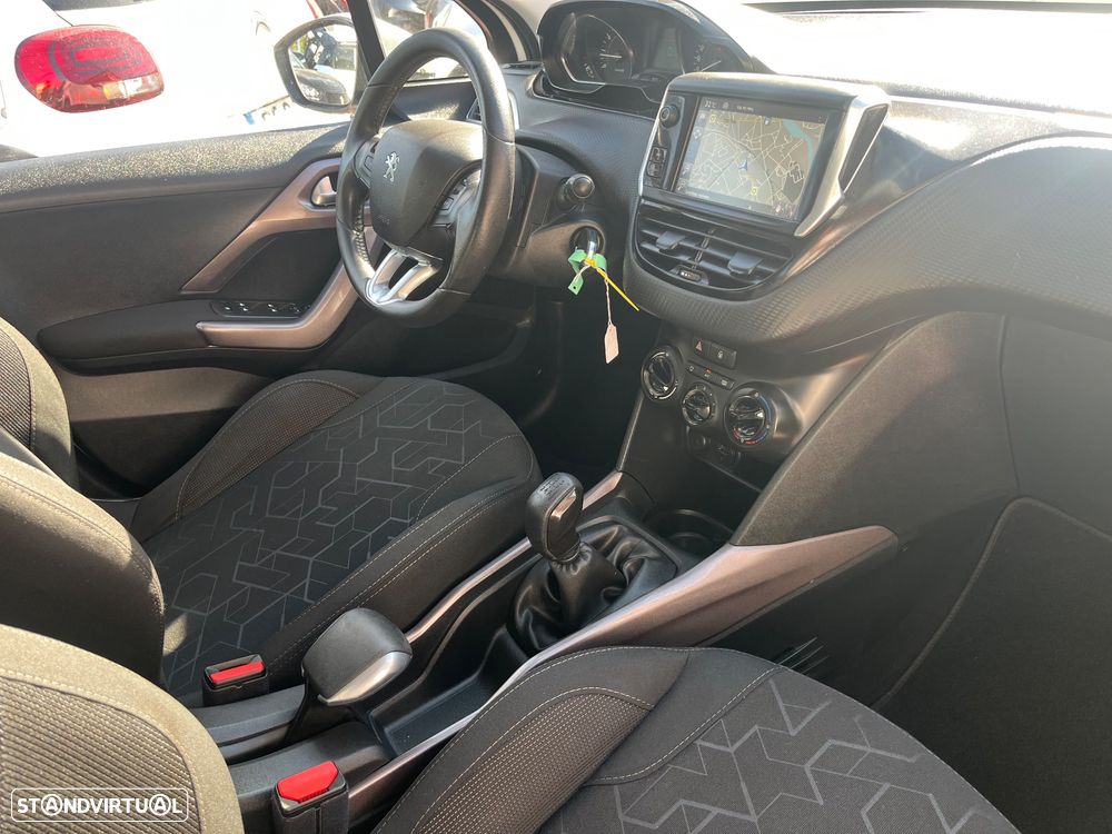 Peugeot 2008 1.2 VTi Access - 10