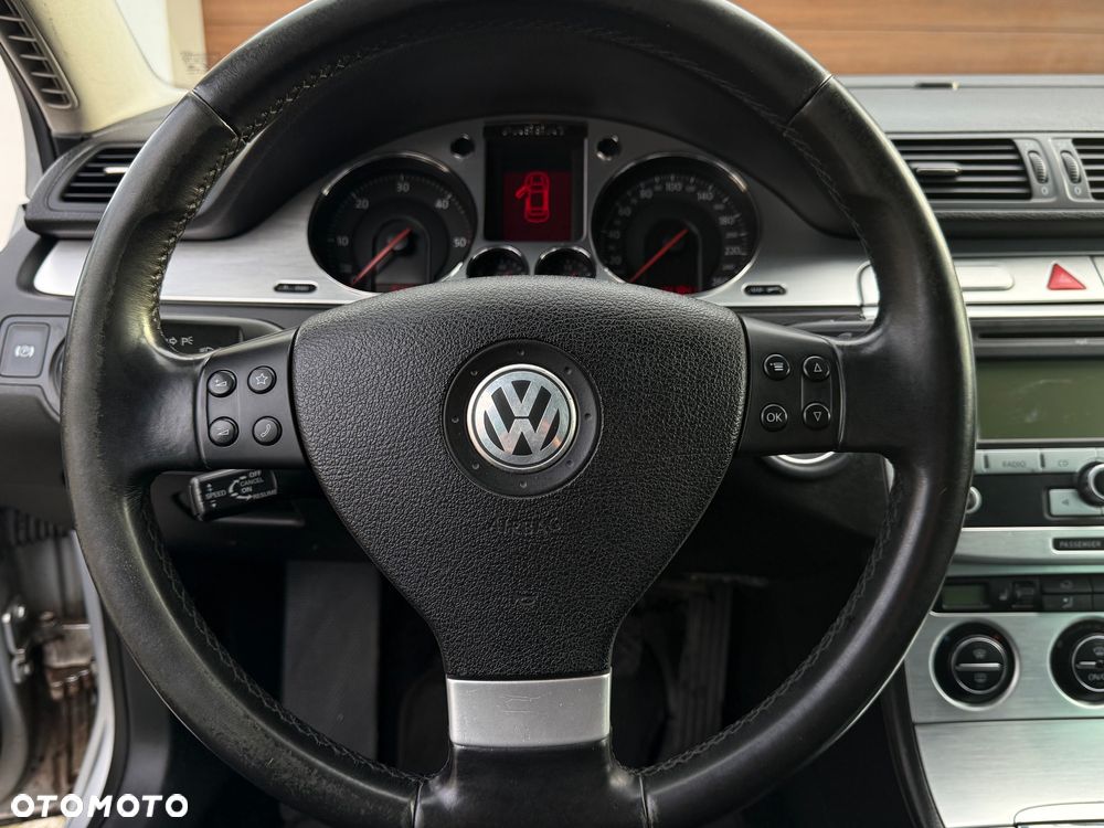 Volkswagen Passat - 19