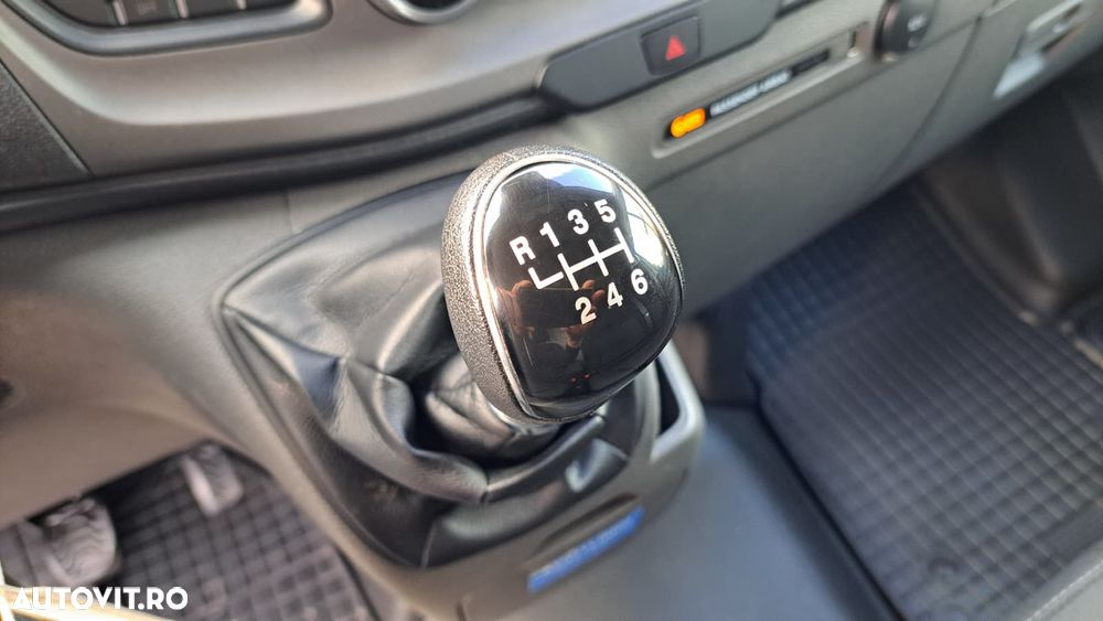 Ford CUSTOM VAN TREND L2H1 FWD - 28