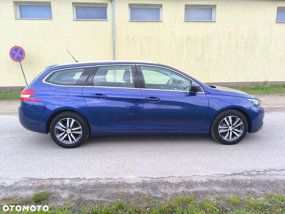 Peugeot 308 BlueHDi 130 Stop & Start Allure Business-Paket - 6
