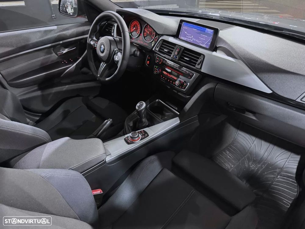BMW 320 d Sport Line - 14