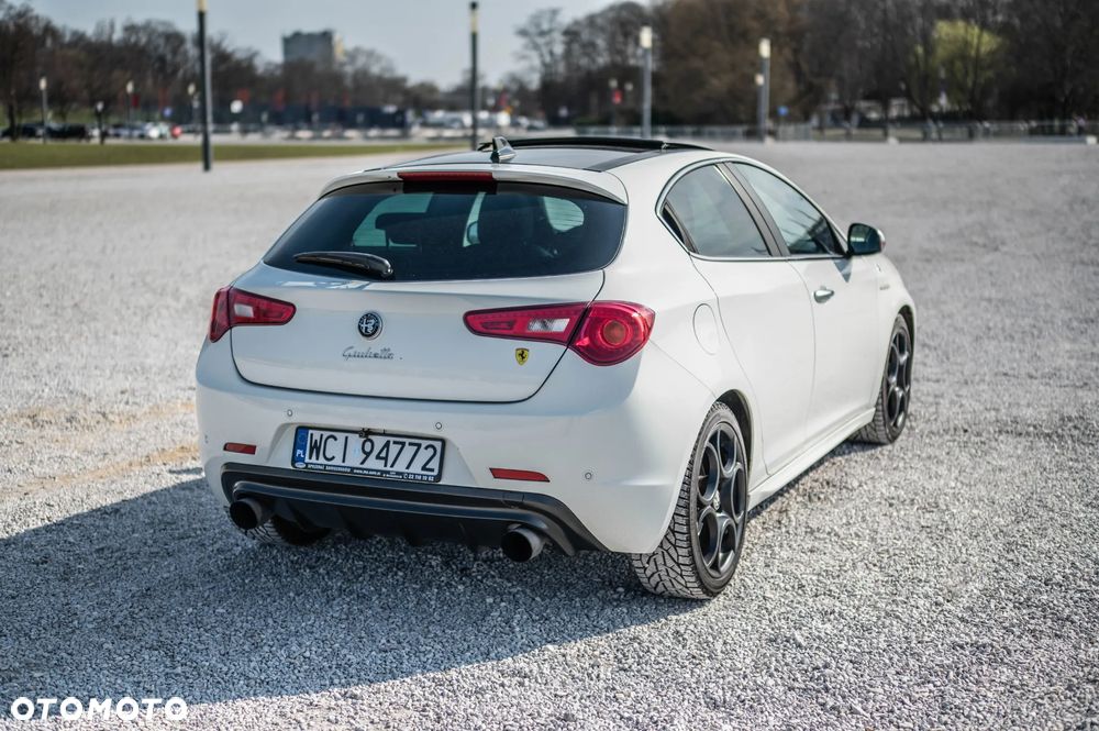 Alfa Romeo Giulietta ver-1750-tbi-quadrifoglio-verde - 14