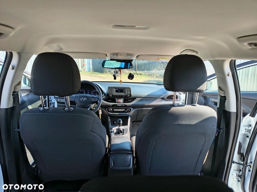 Hyundai i30 1.5 DPI Classic + - 22