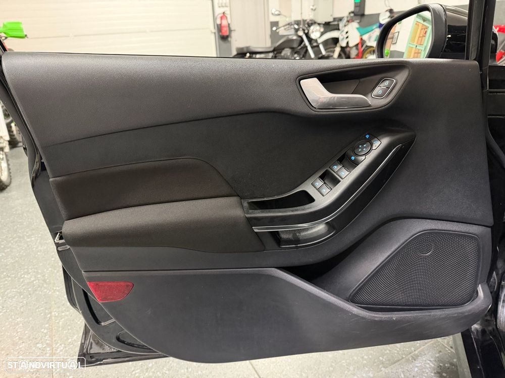 Ford Fiesta 1.0 EcoBoost ST-Line - 31