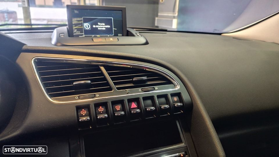 Peugeot 3008 2.0 HDi Hybrid4 - 13