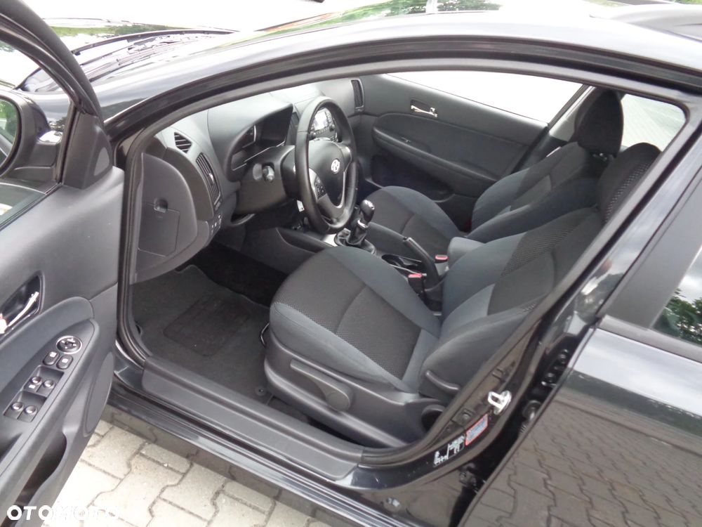 Hyundai i30 i30cw 1.4 Edition Plus - 12