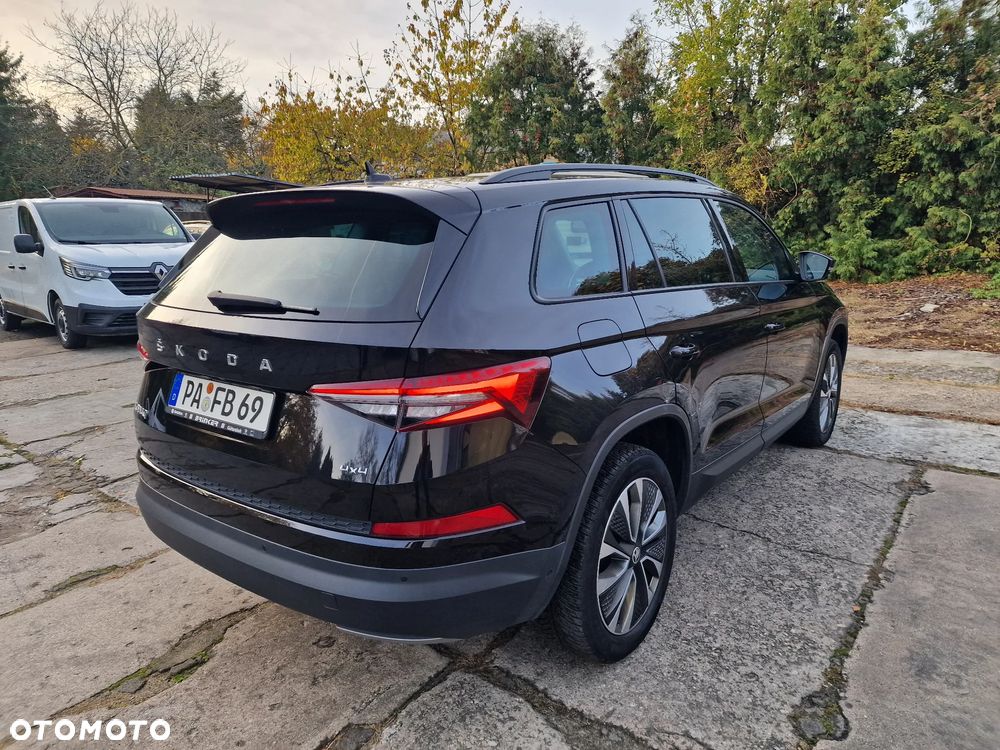 Skoda Kodiaq 2.0 TDI 4x4 DSG Sportline - 4