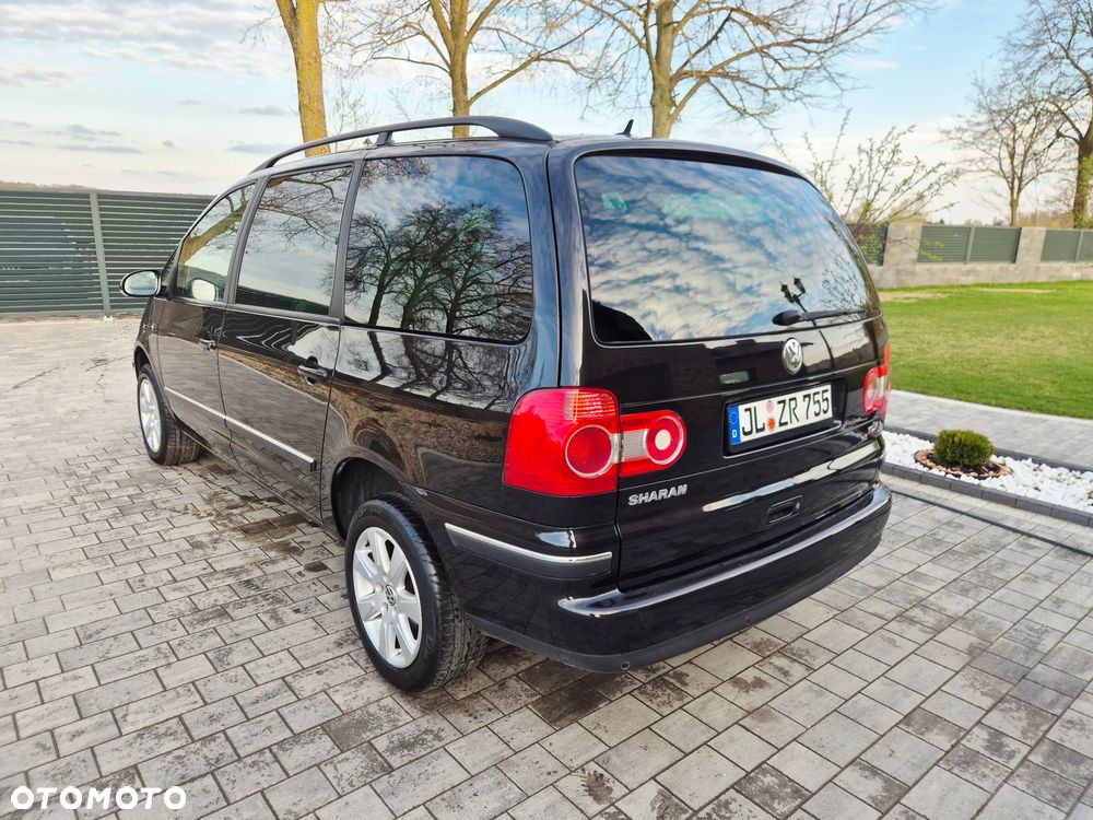 Volkswagen Sharan 1.9 TDI Automatik Highline - 4