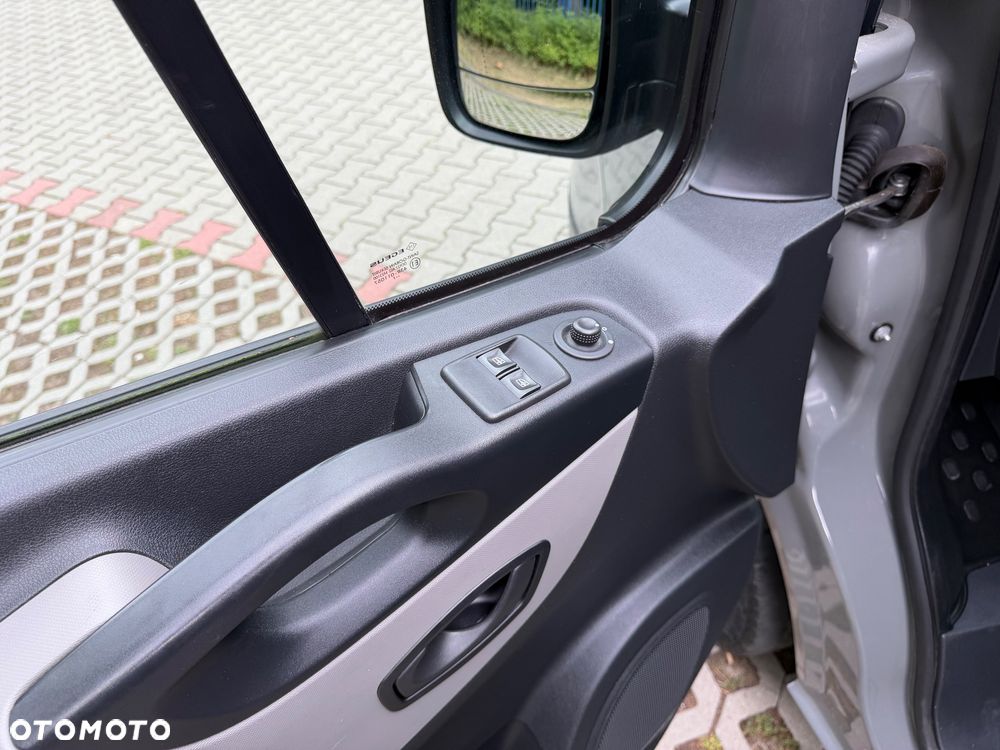 Renault Trafic - 21