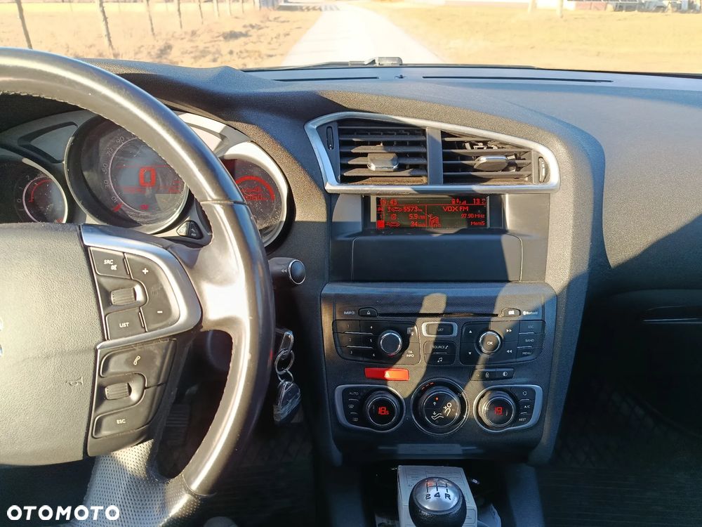 Citroën C4 HDi 90 Attraction - 14