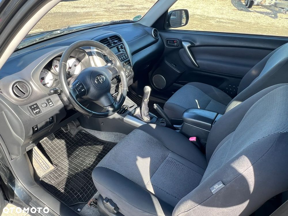 Toyota RAV4 4x4 Edition - 14