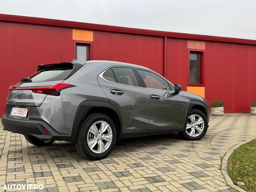 Lexus UX 250h FWD Business - 20