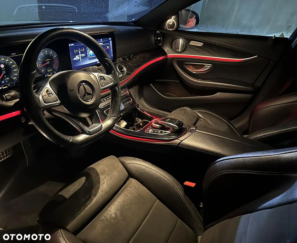 Mercedes-Benz Klasa E 250 9G-TRONIC AMG Line - 20
