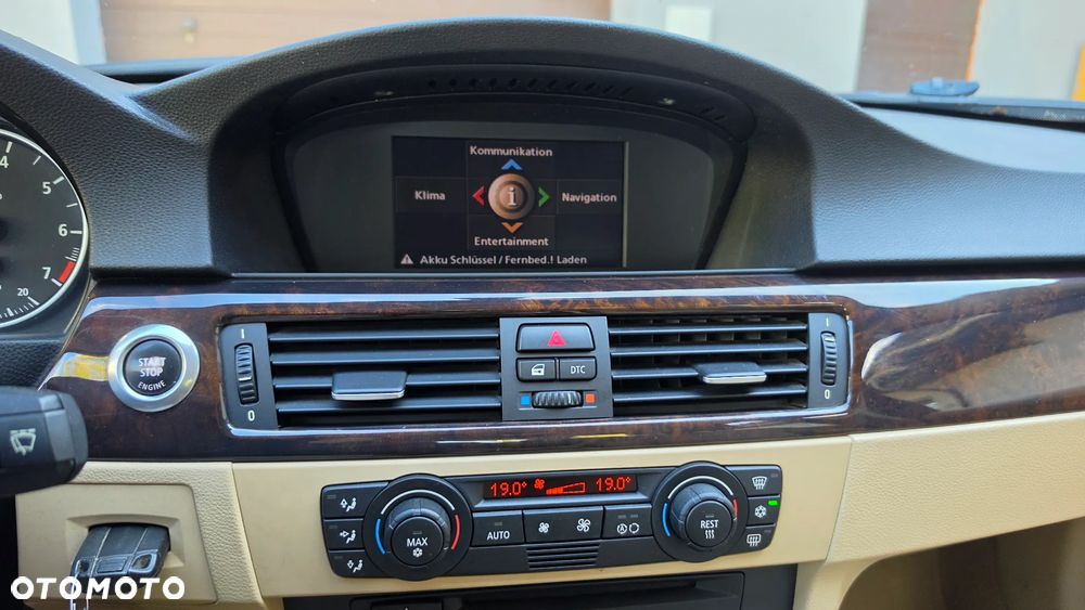 BMW Seria 3 318i - 28