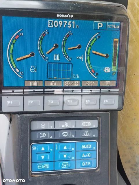 Komatsu PC 210 - 8