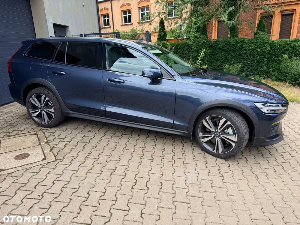Volvo V60 Cross Country B5 B AWD Plus - 6