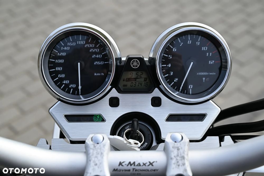 Yamaha XJR - 9