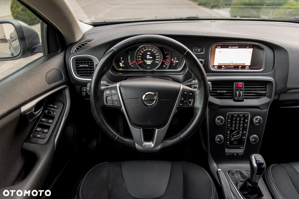 Volvo V40 D2 Drive-E Momentum - 29
