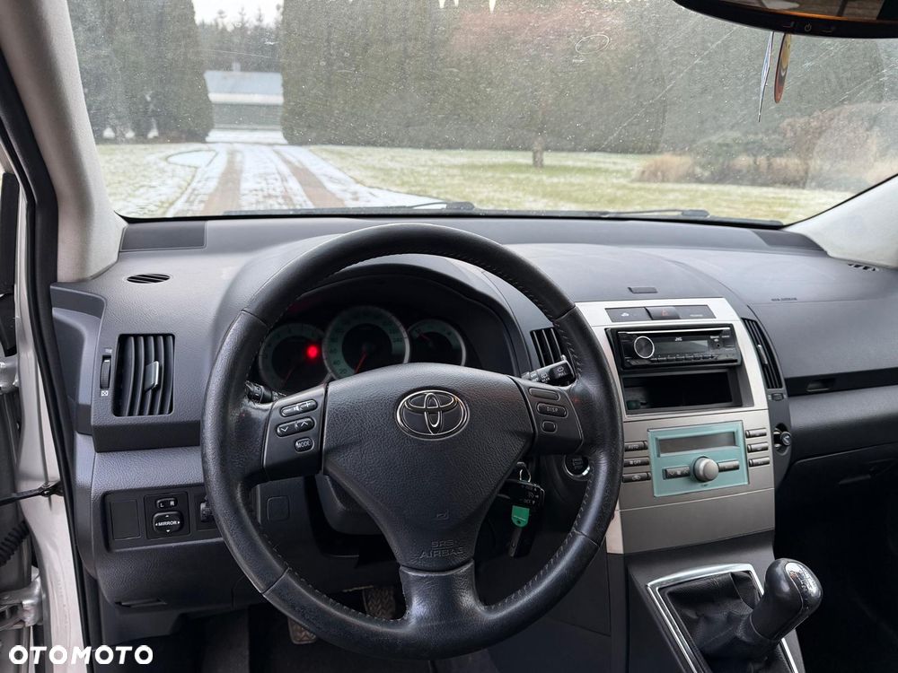 Toyota Corolla Verso - 5